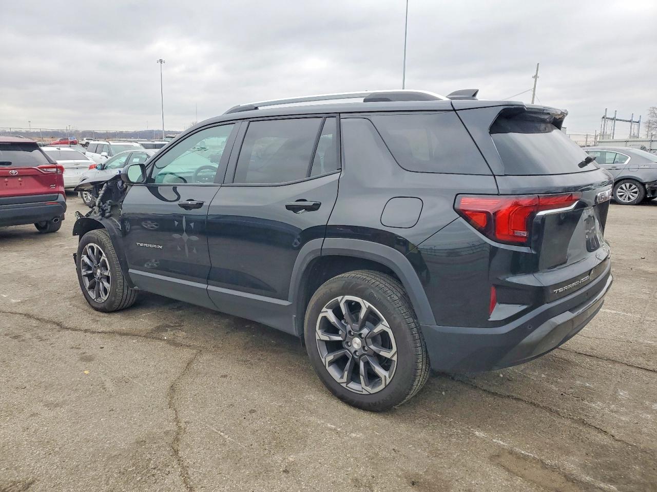 2025 GMC TERRAIN photo 2