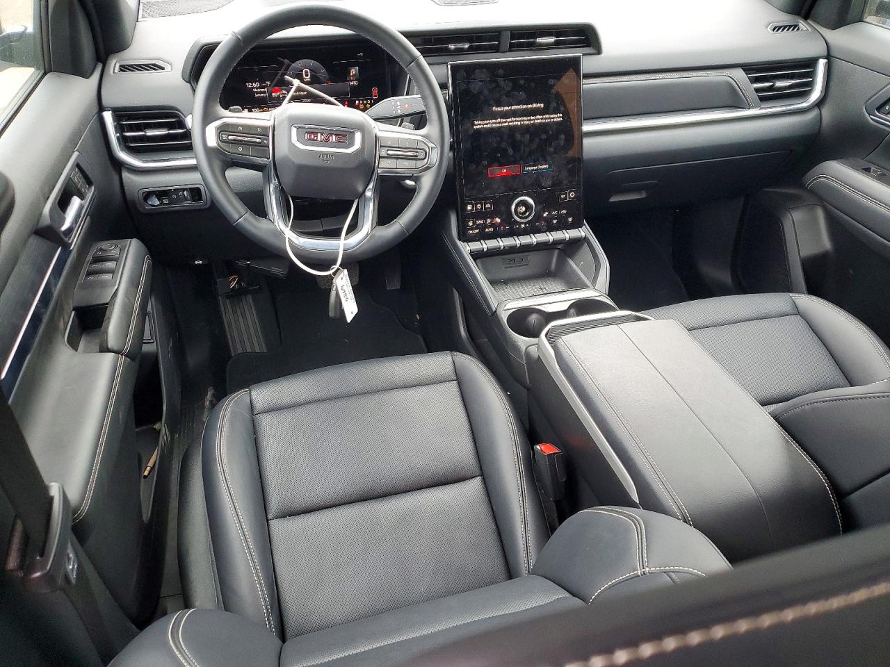 2025 GMC TERRAIN photo 8