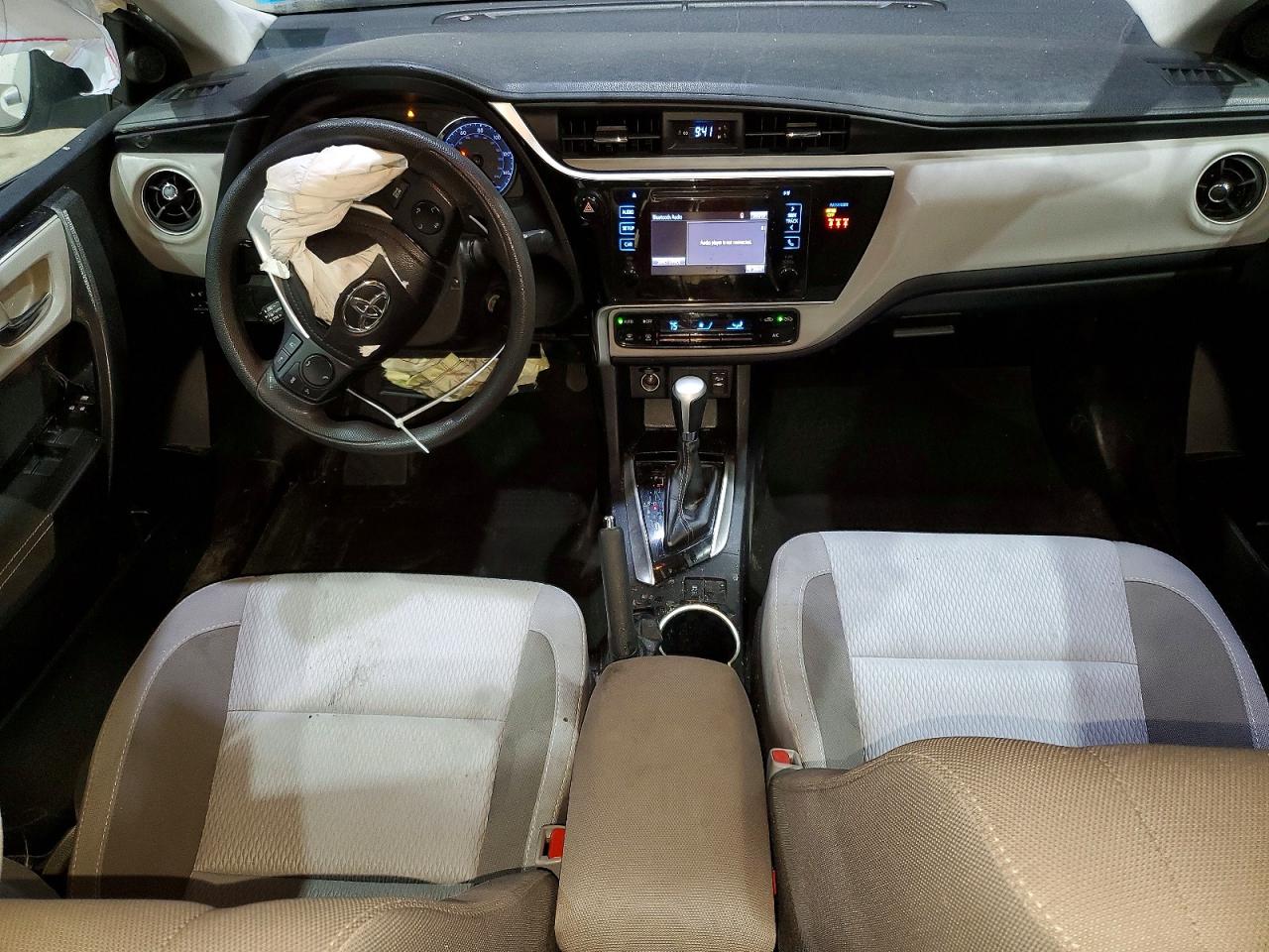 2018 TOYOTA COROLLA LE photo 15
