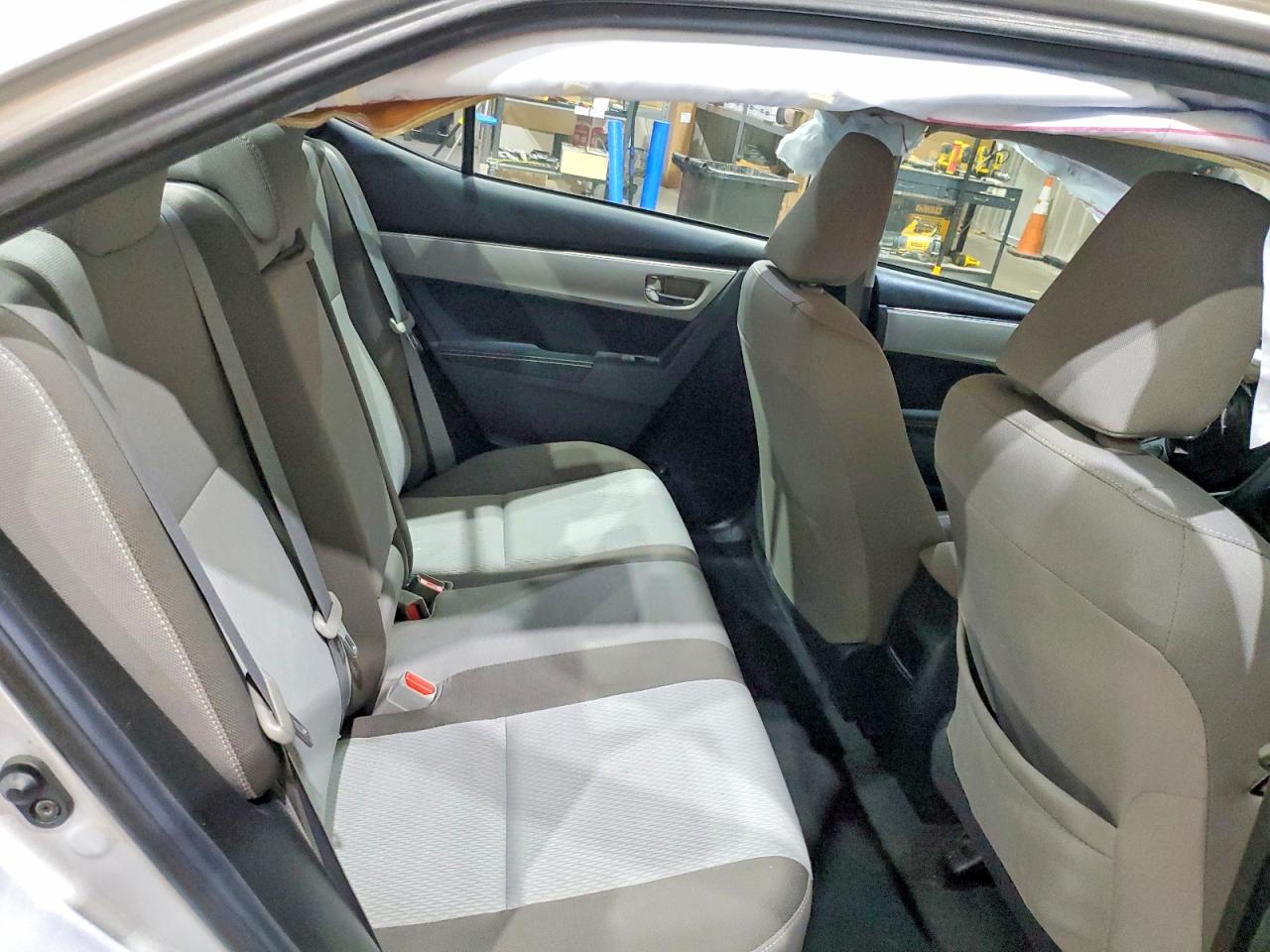 2018 TOYOTA COROLLA LE photo 19