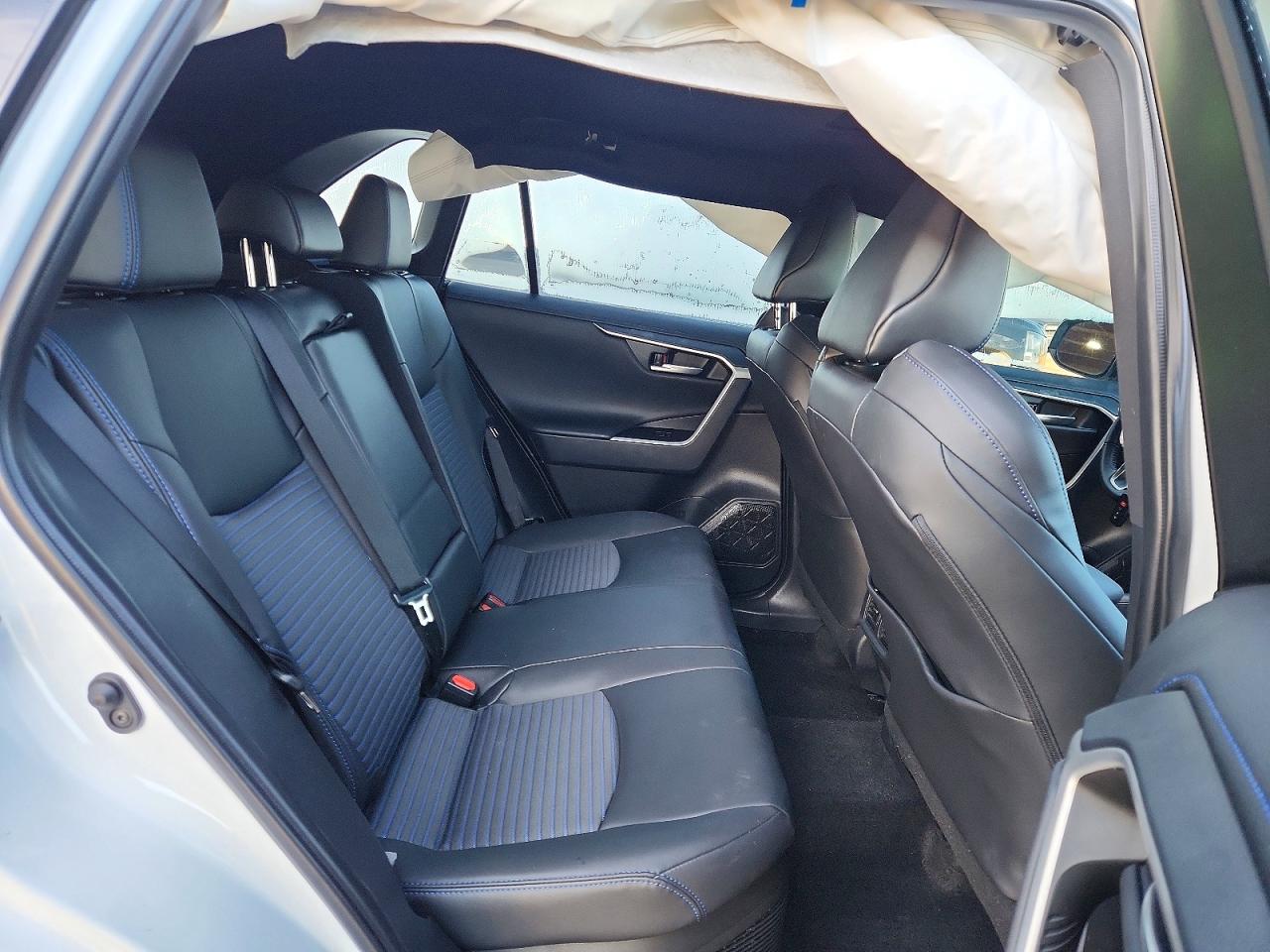 2024 TOYOTA RAV4 XSE photo 11