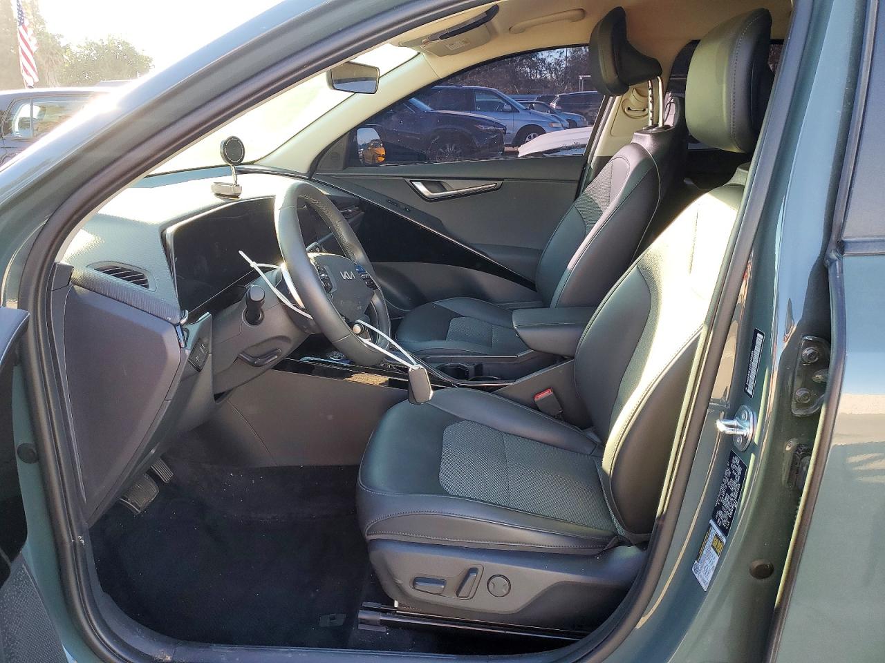 2025 KIA NIRO EX photo 7