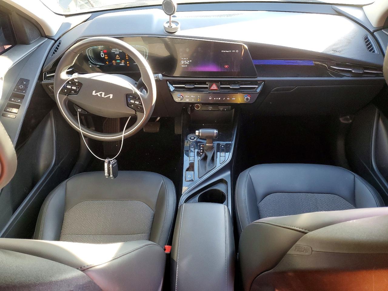 2025 KIA NIRO EX photo 8