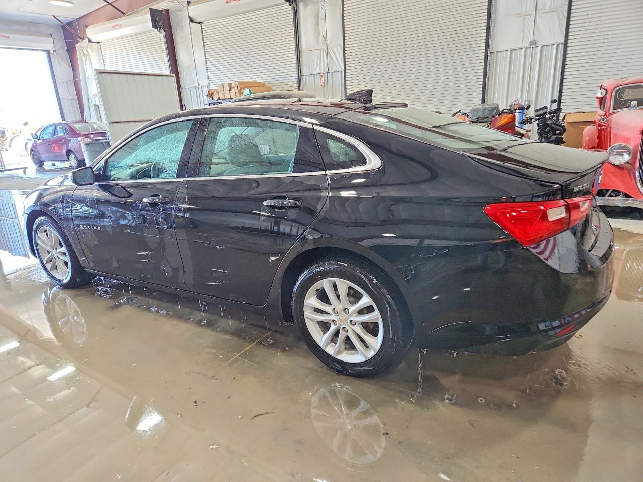 2018 CHEVROLET MALIBU LT photo 2