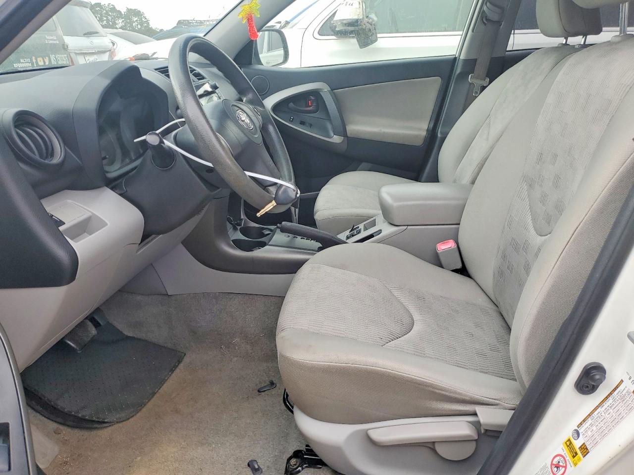 2010 TOYOTA RAV4 photo 13