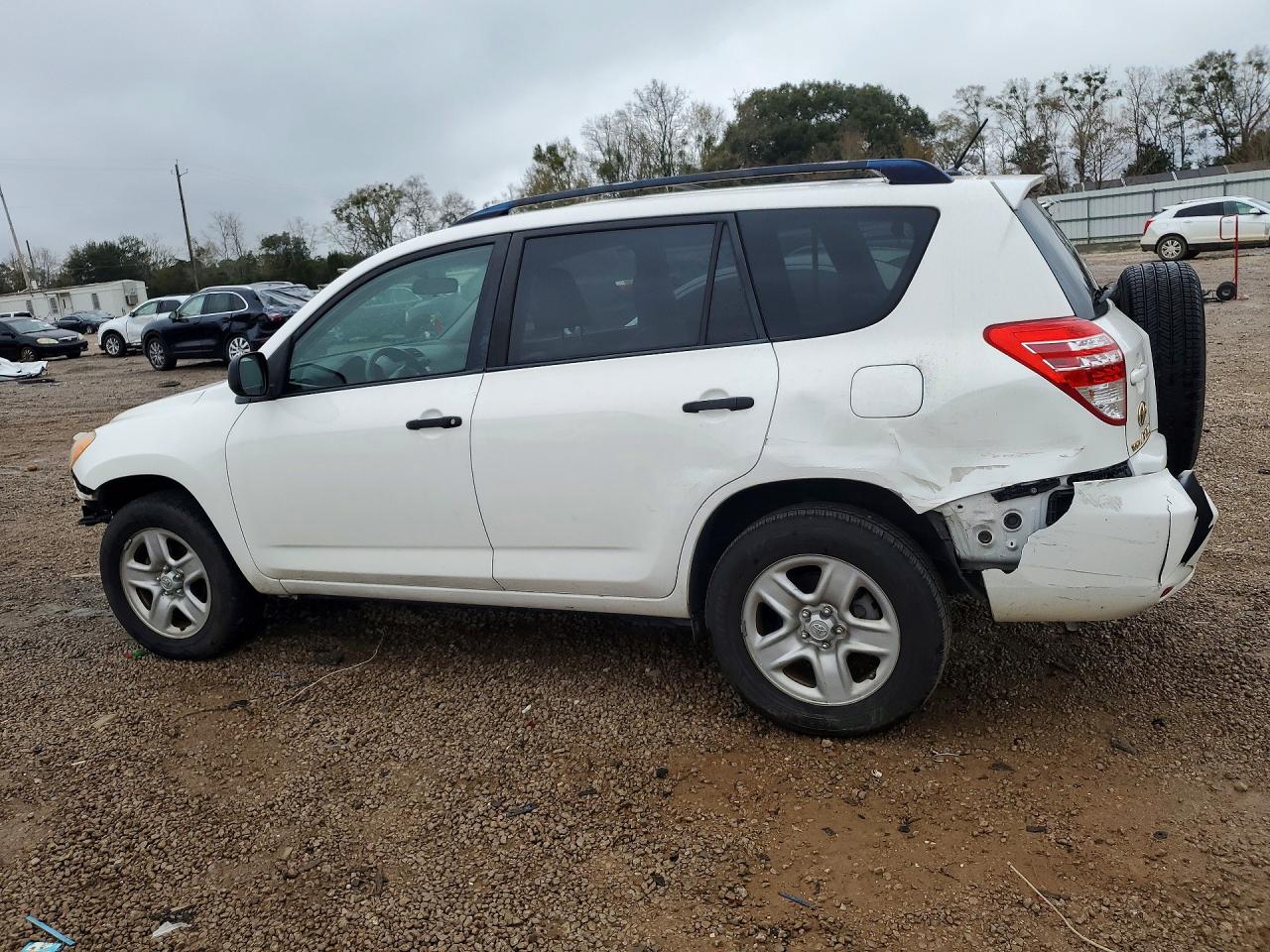 2010 TOYOTA RAV4 photo 3