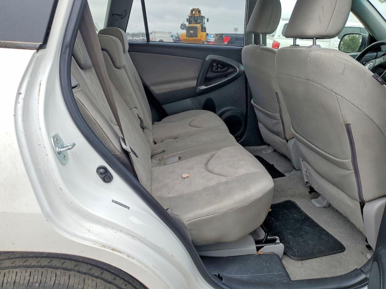 2010 TOYOTA RAV4 photo 19