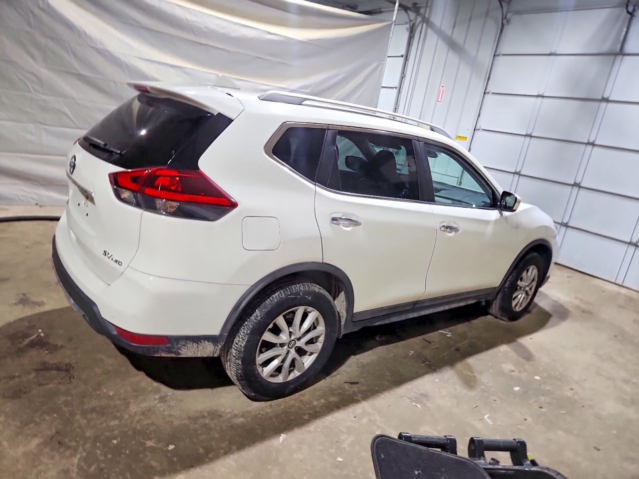 2019 NISSAN ROGUE S photo 5