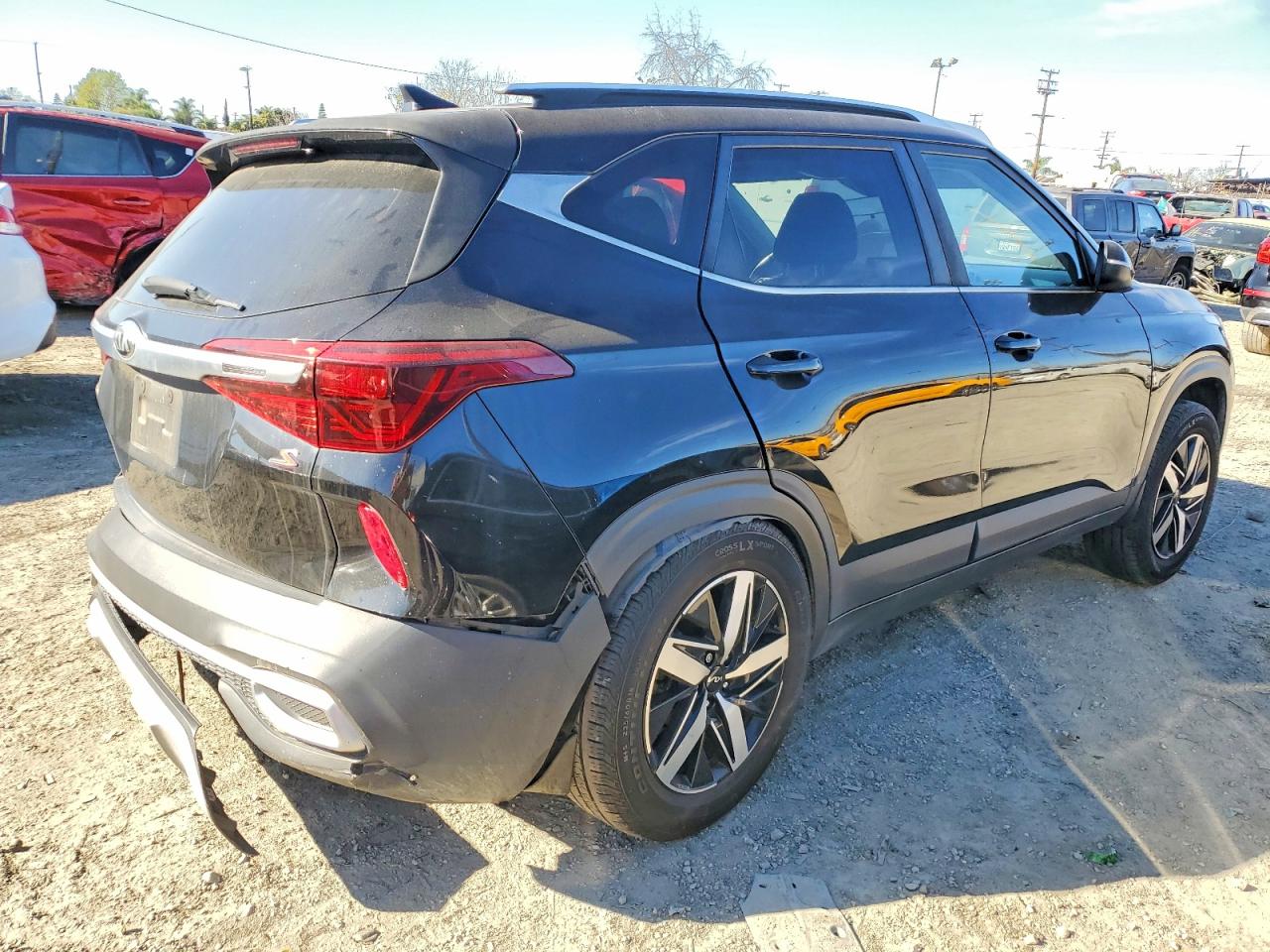 2021 KIA SELTOS S photo 7