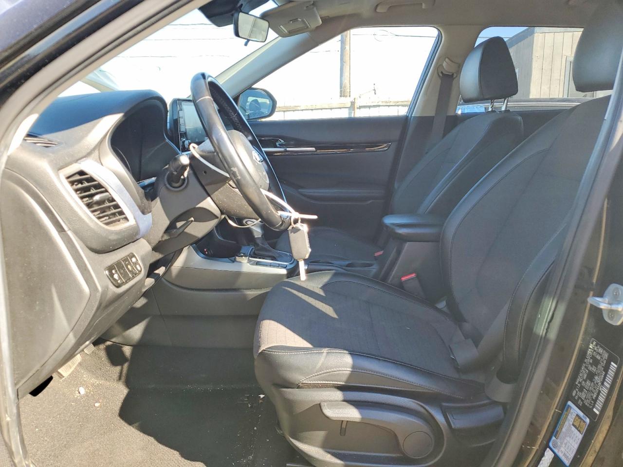 2021 KIA SELTOS S photo 19