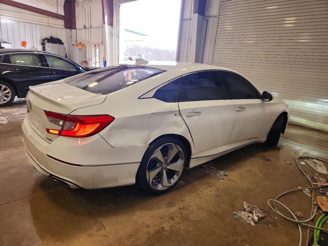 2018 HONDA ACCORD TOURING photo 7