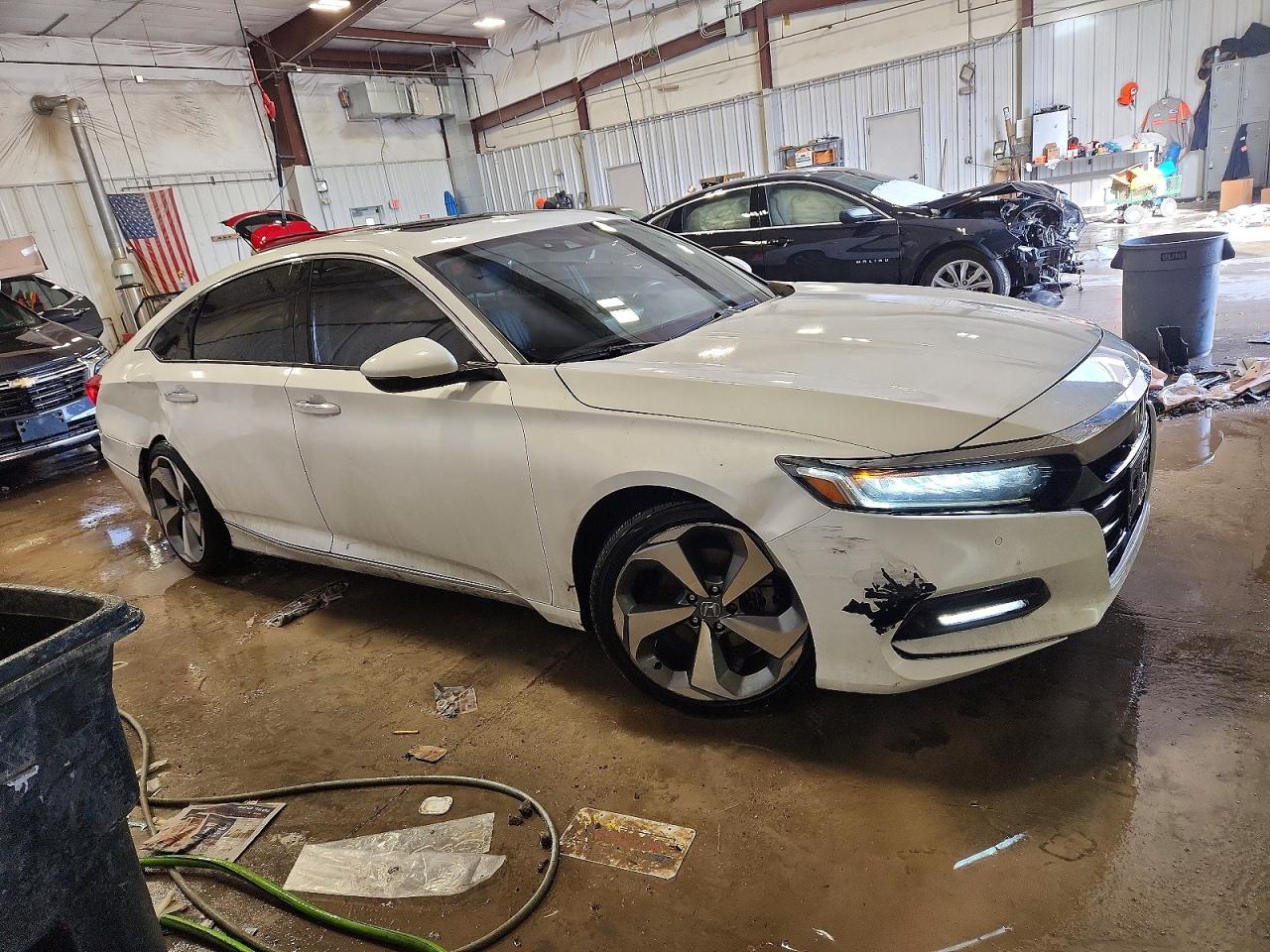 2018 HONDA ACCORD TOURING photo 10