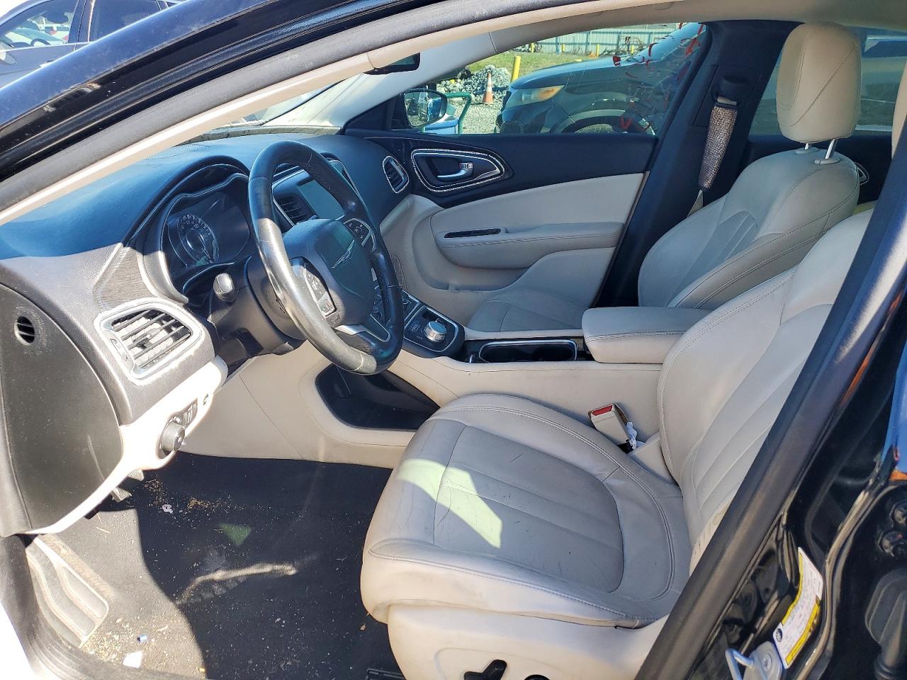 2015 CHRYSLER 200 C photo 7