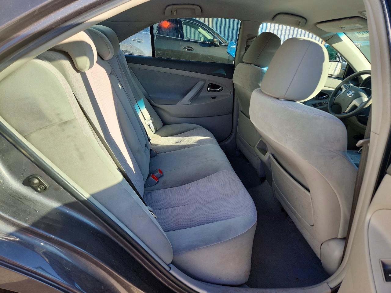 2011 TOYOTA CAMRY BASE photo 19