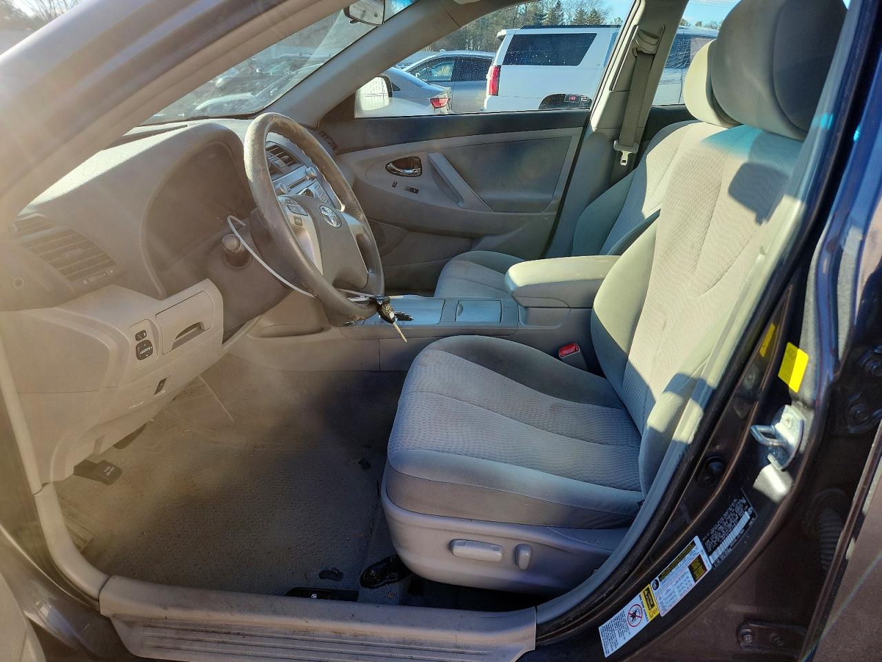 2011 TOYOTA CAMRY BASE photo 13