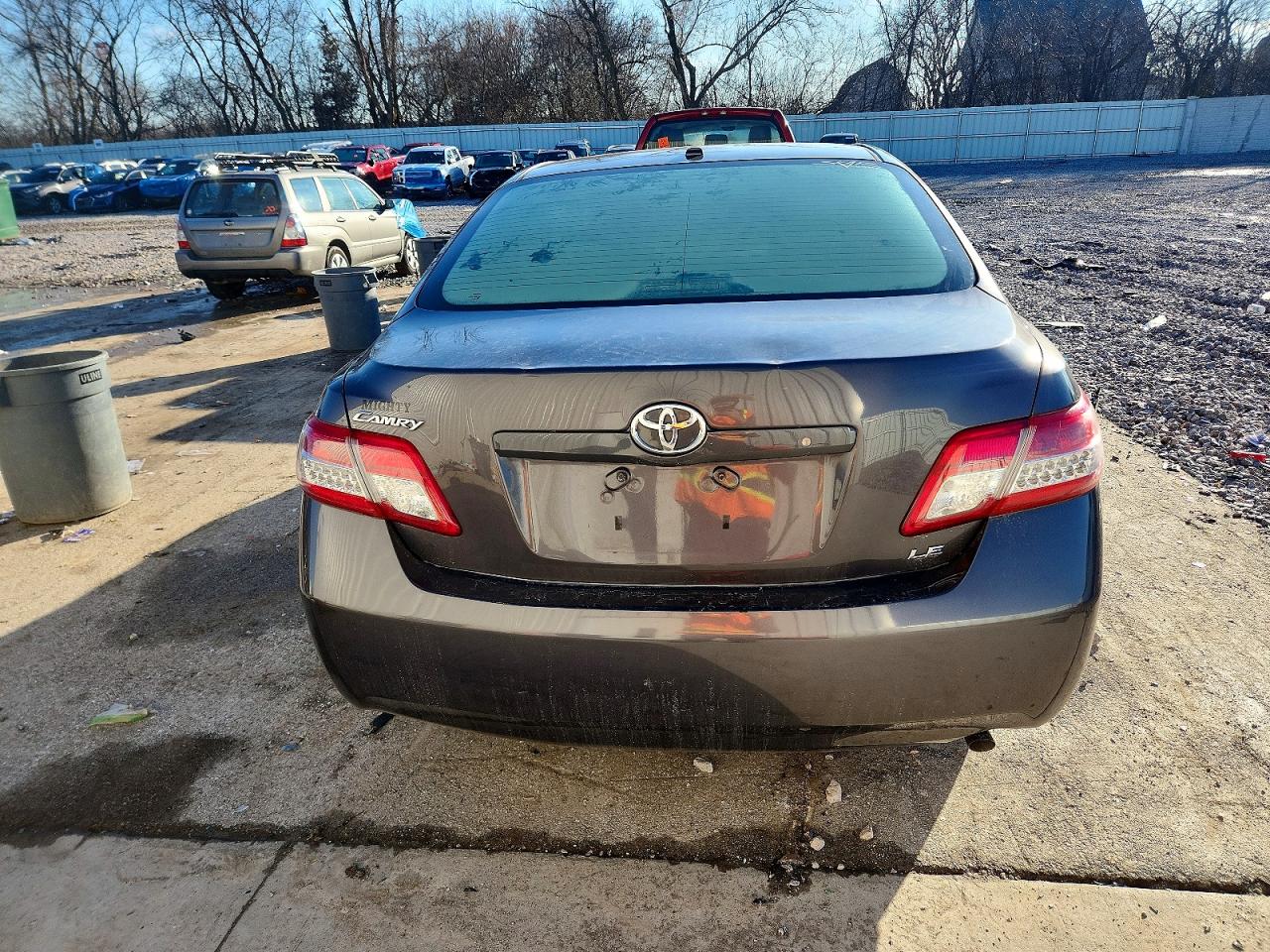 2011 TOYOTA CAMRY BASE photo 11