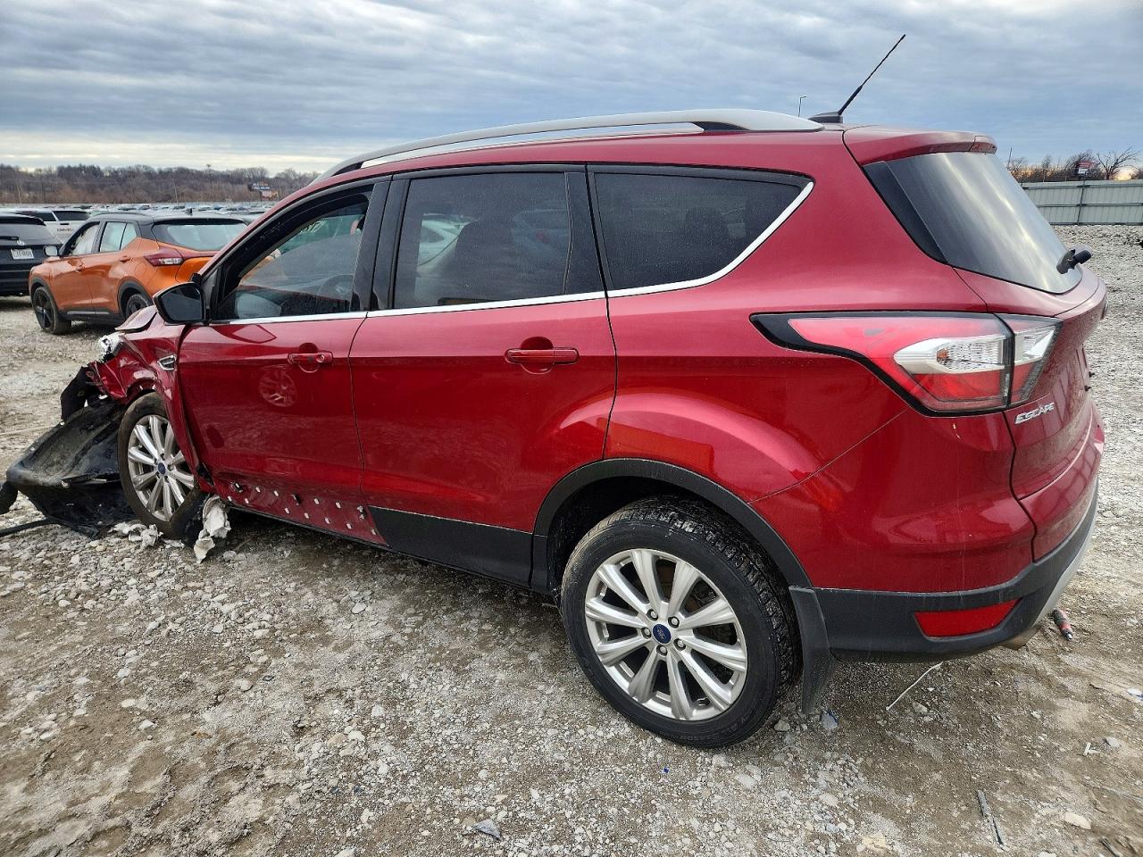 2017 FORD ESCAPE TITANIUM photo 2