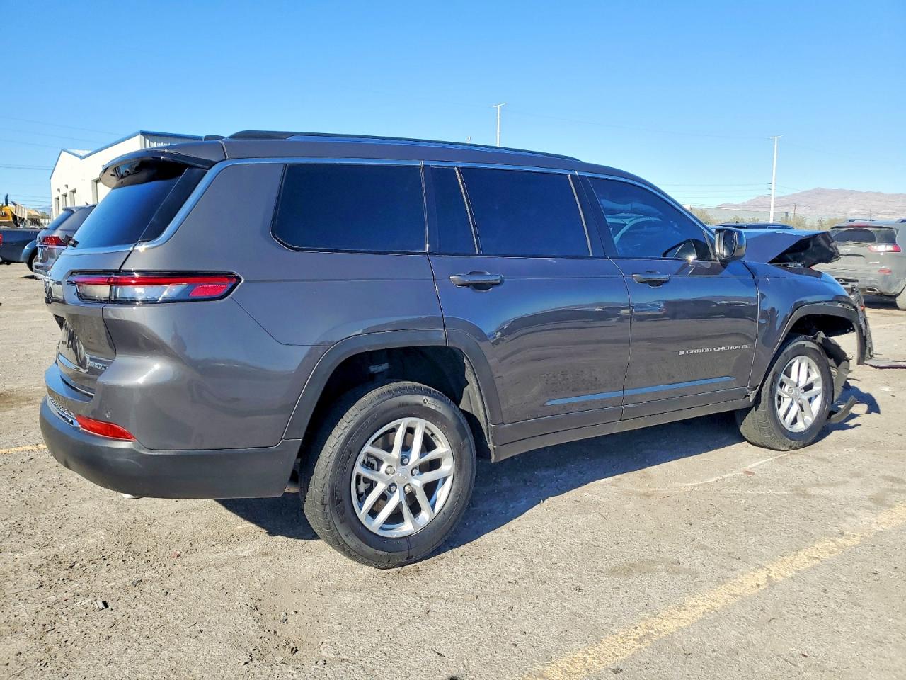 2023 JEEP GRAND CHEROKEE L LAREDO photo 7