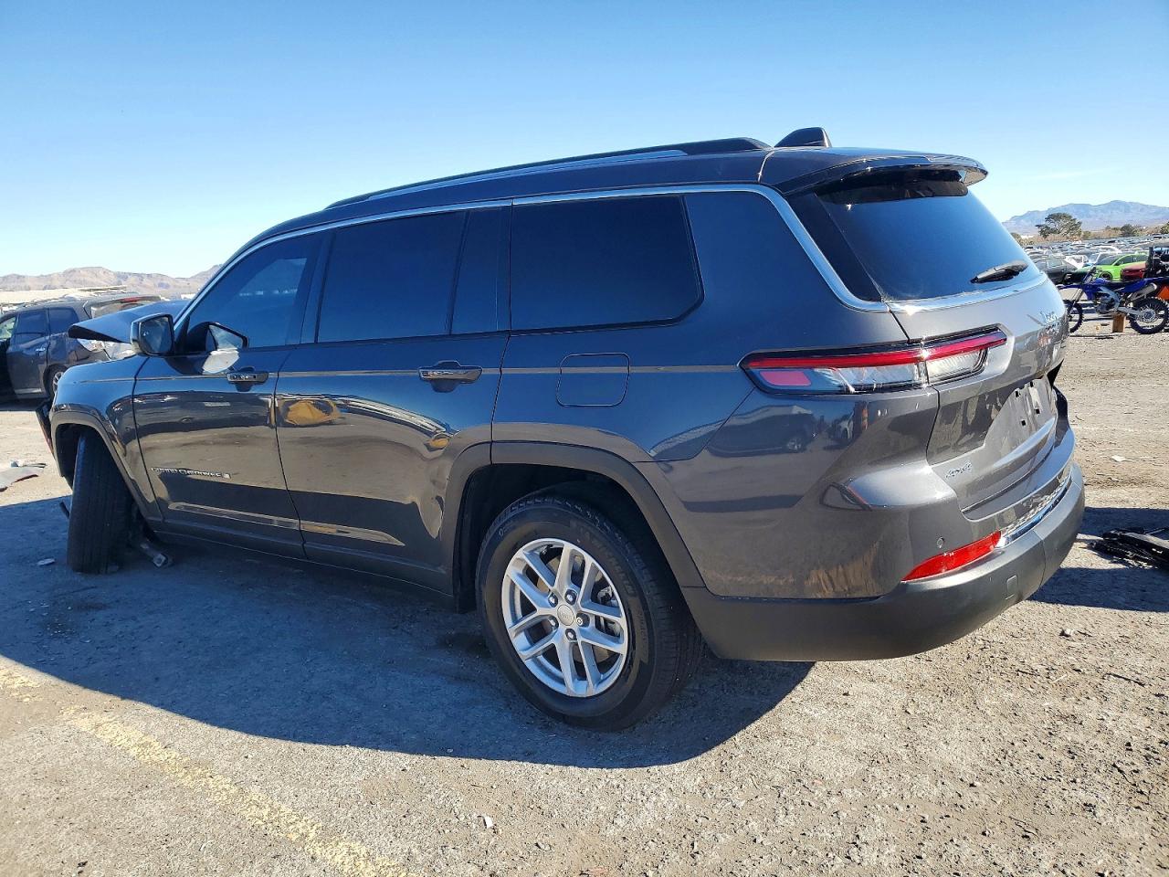 2023 JEEP GRAND CHEROKEE L LAREDO photo 4