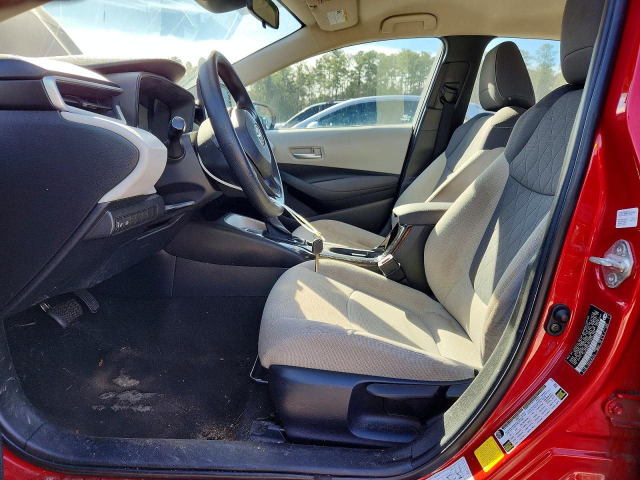 2020 TOYOTA COROLLA LE photo 13