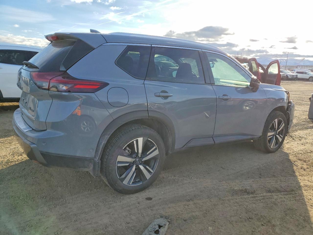 2024 NISSAN ROGUE SL photo 5