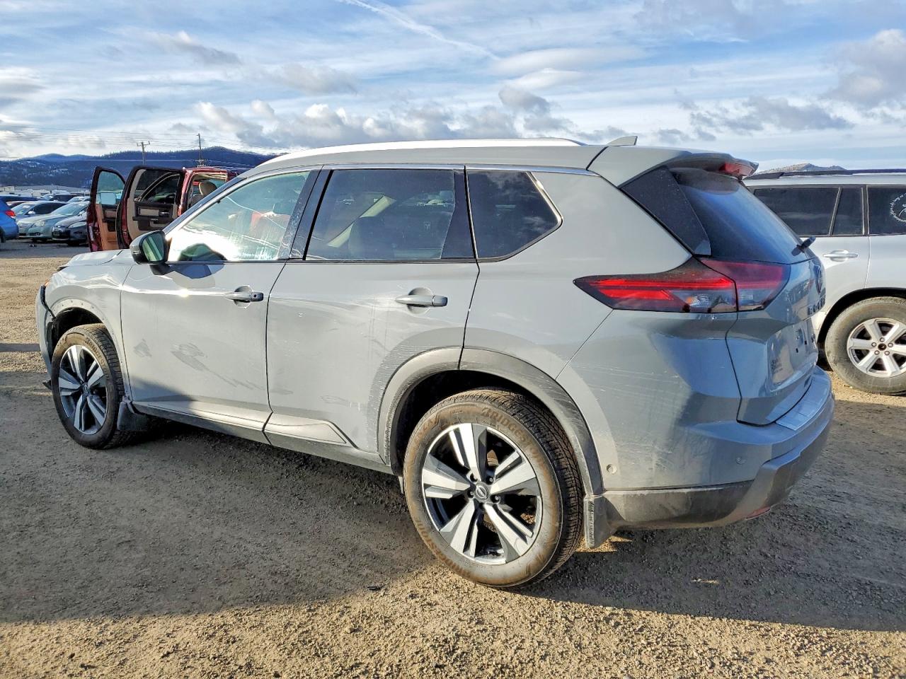 2024 NISSAN ROGUE SL photo 3