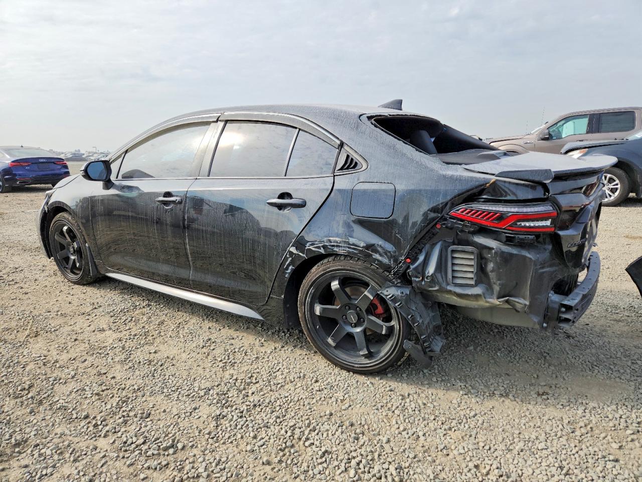 2020 TOYOTA COROLLA SE photo 3