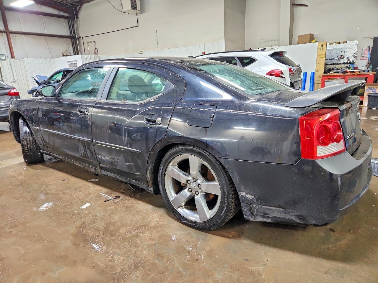 2010 DODGE CHARGER R photo 4