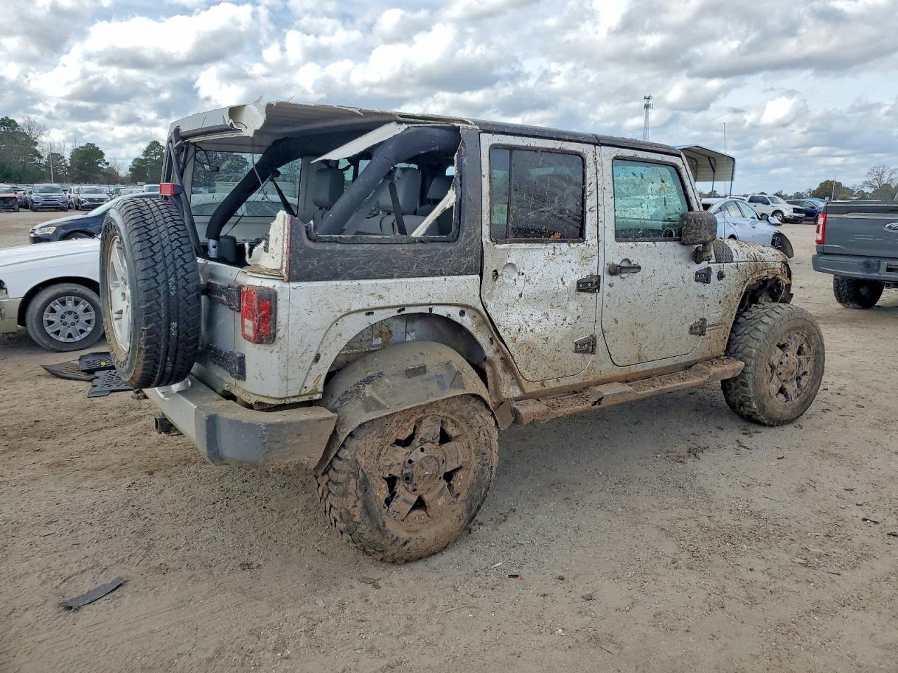 2010 JEEP WRANGLER UNLIMITED SAHARA photo 5