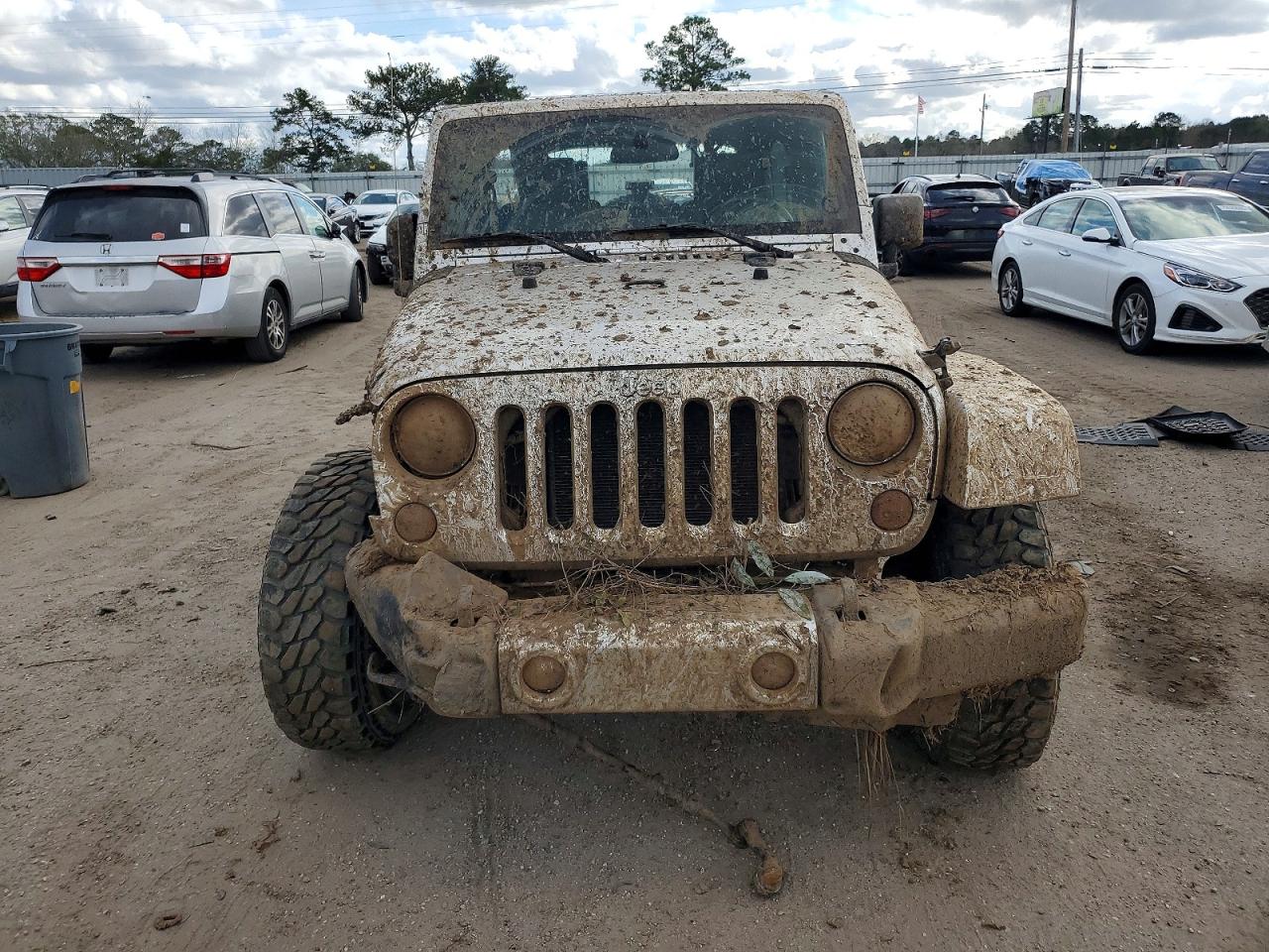 2010 JEEP WRANGLER UNLIMITED SAHARA photo 9