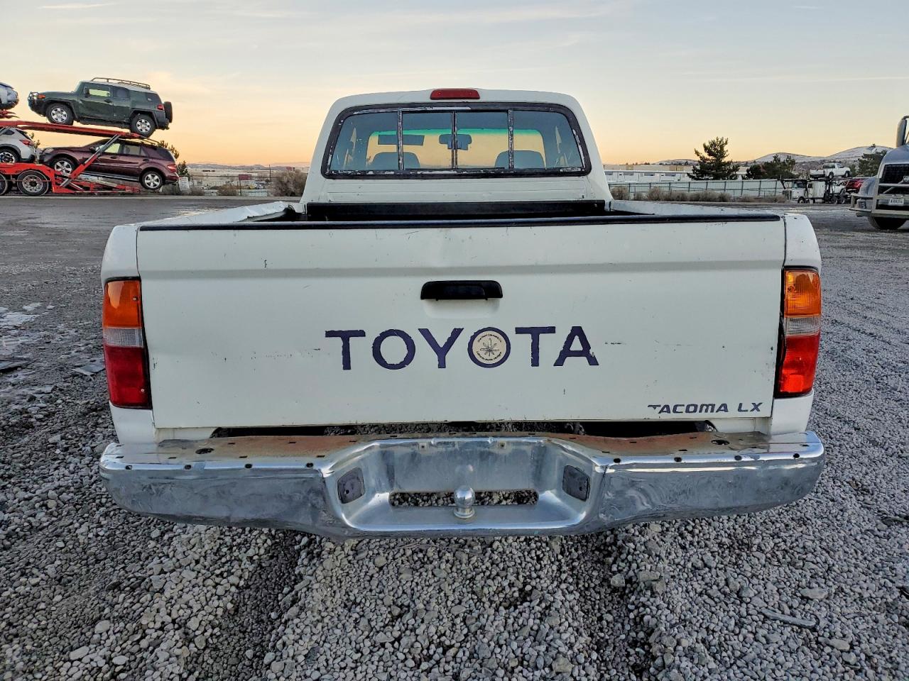 1996 TOYOTA TACOMA XTRACAB photo 16