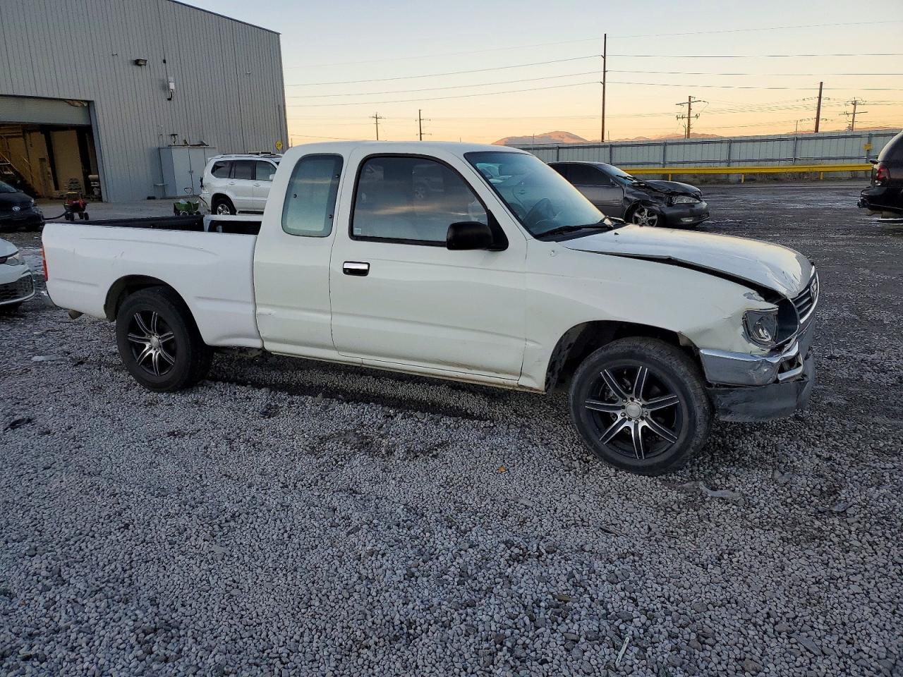 1996 TOYOTA TACOMA XTRACAB photo 10
