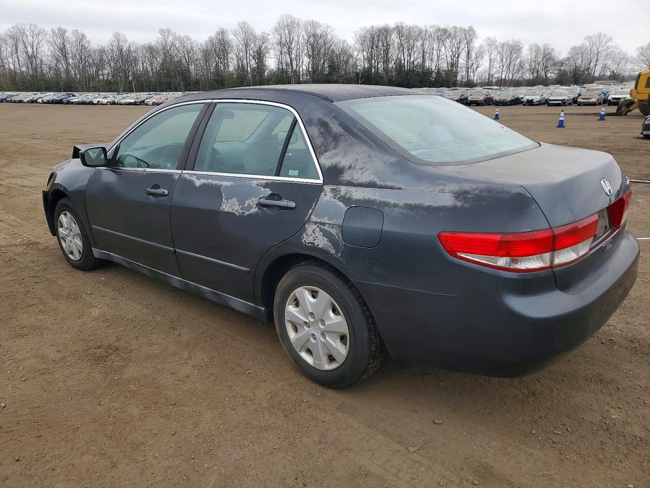2004 HONDA ACCORD LX photo 3