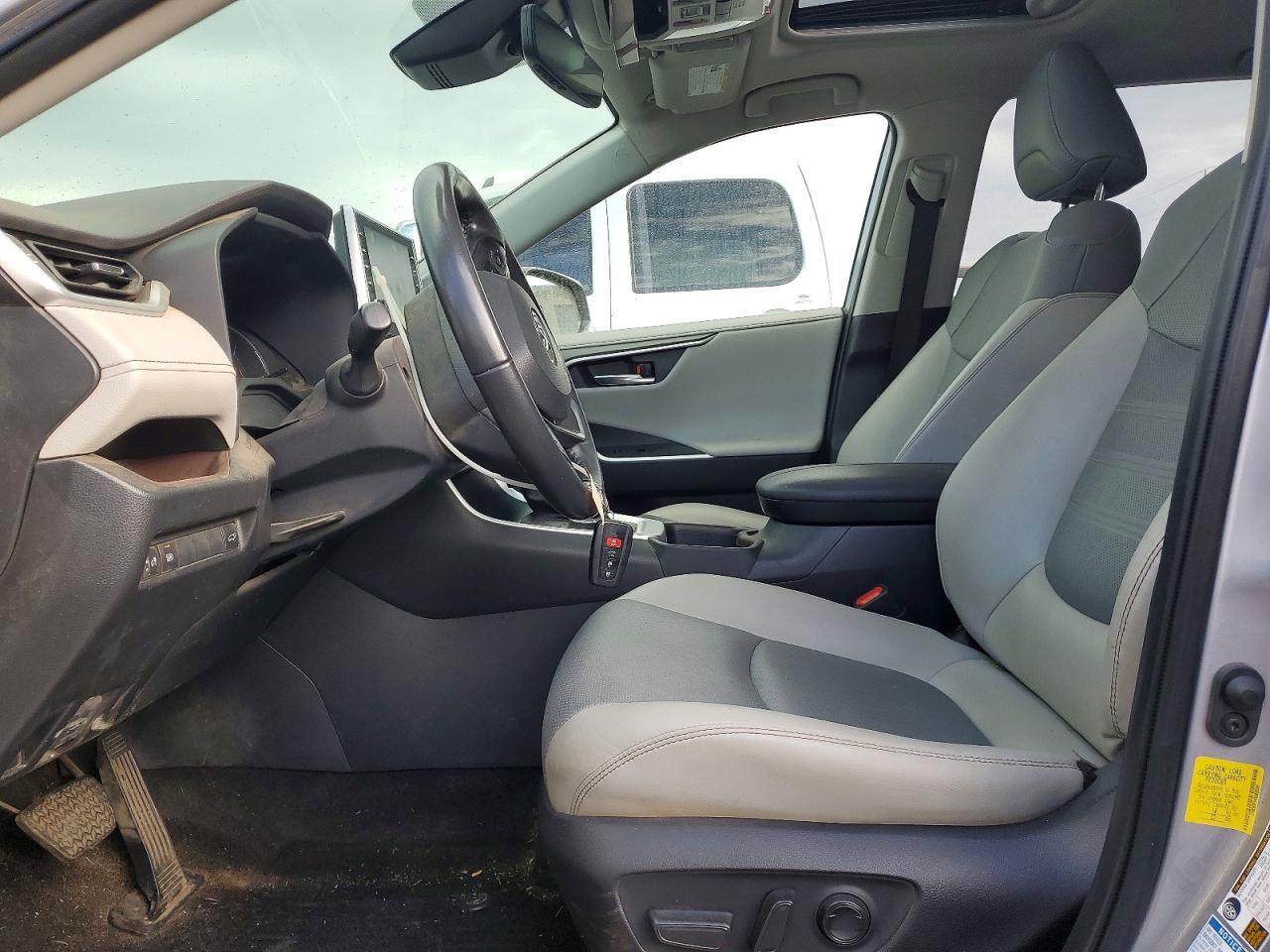 2022 TOYOTA RAV4 LIMITED photo 13