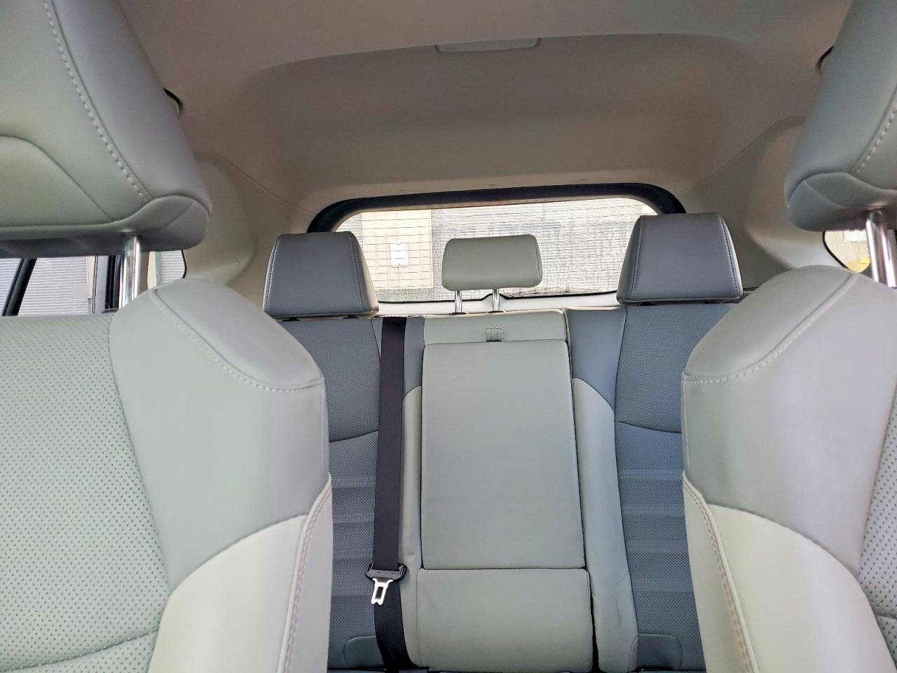 2022 TOYOTA RAV4 LIMITED photo 19