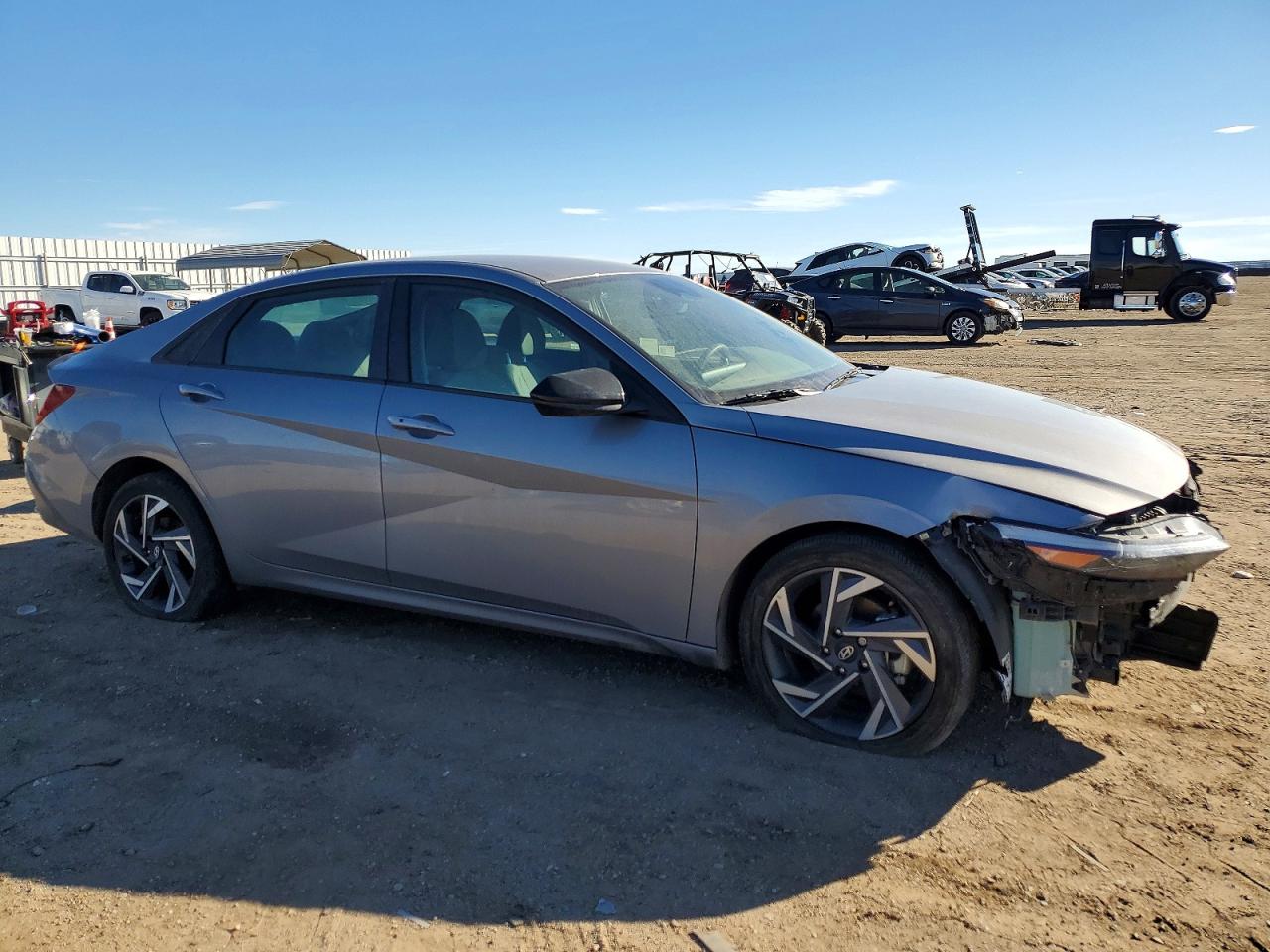 2025 HYUNDAI ELANTRA SEL SPORT photo 4