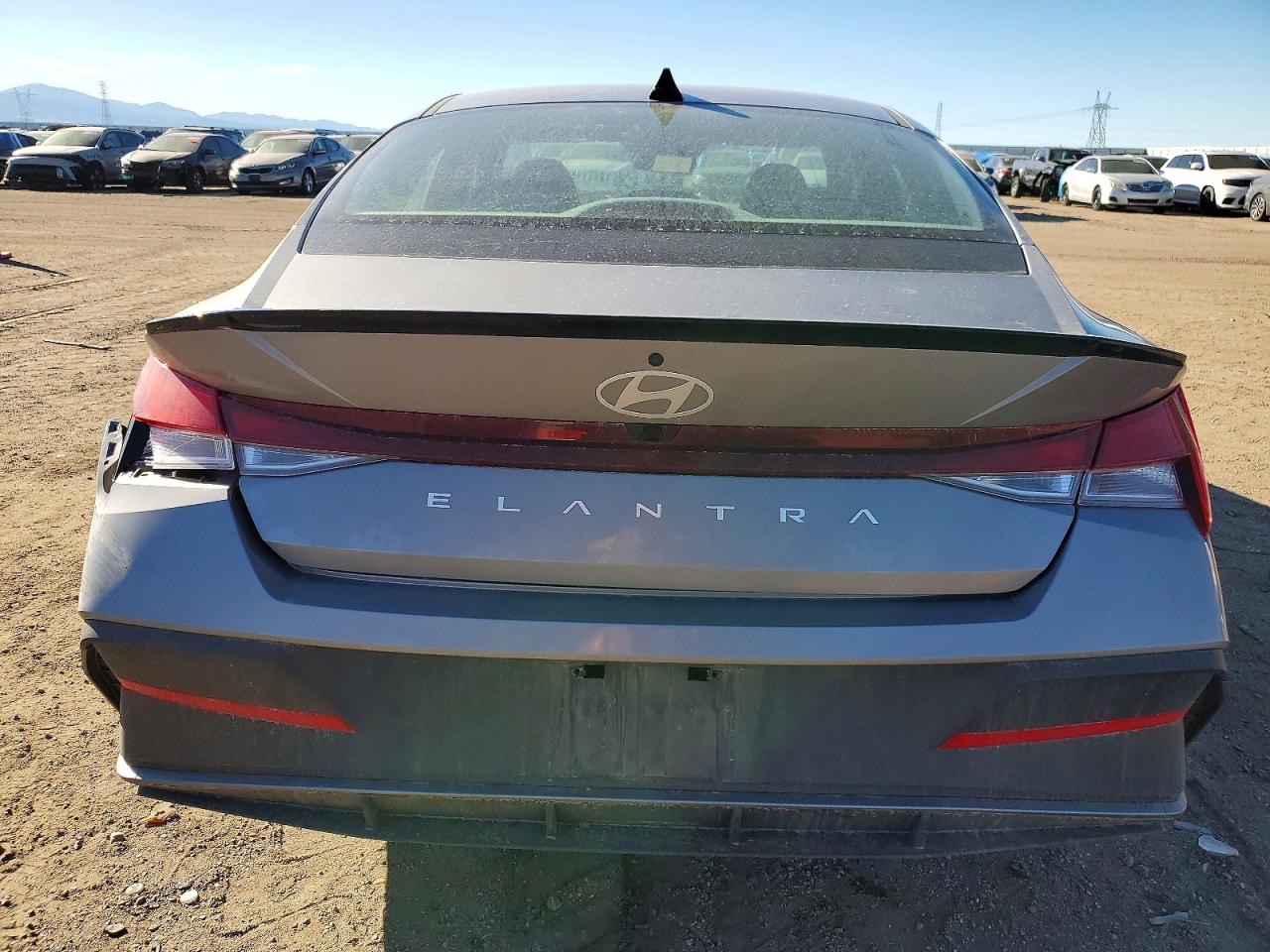 2025 HYUNDAI ELANTRA SEL SPORT photo 6
