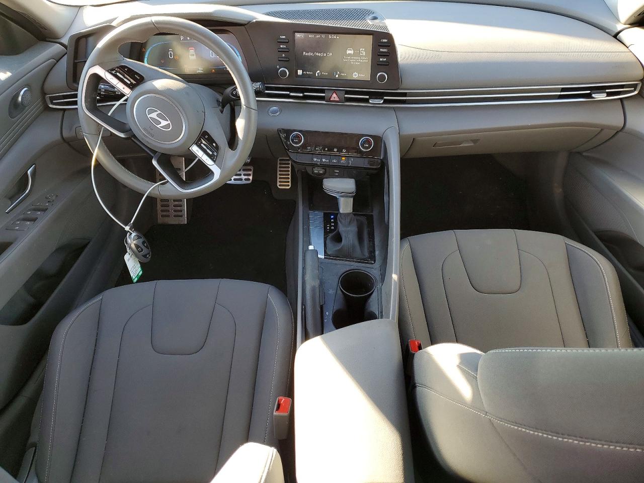 2025 HYUNDAI ELANTRA SEL SPORT photo 8