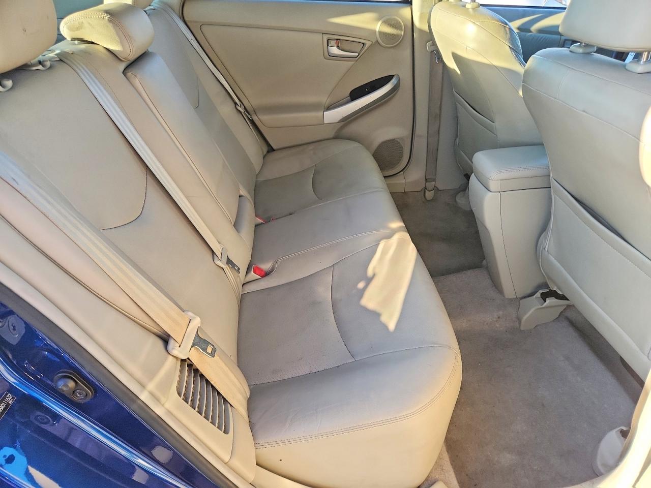 2010 TOYOTA PRIUS photo 19