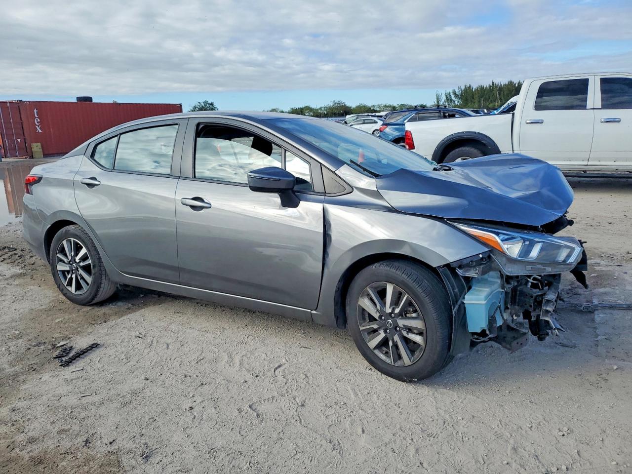 2021 NISSAN VERSA SV photo 7