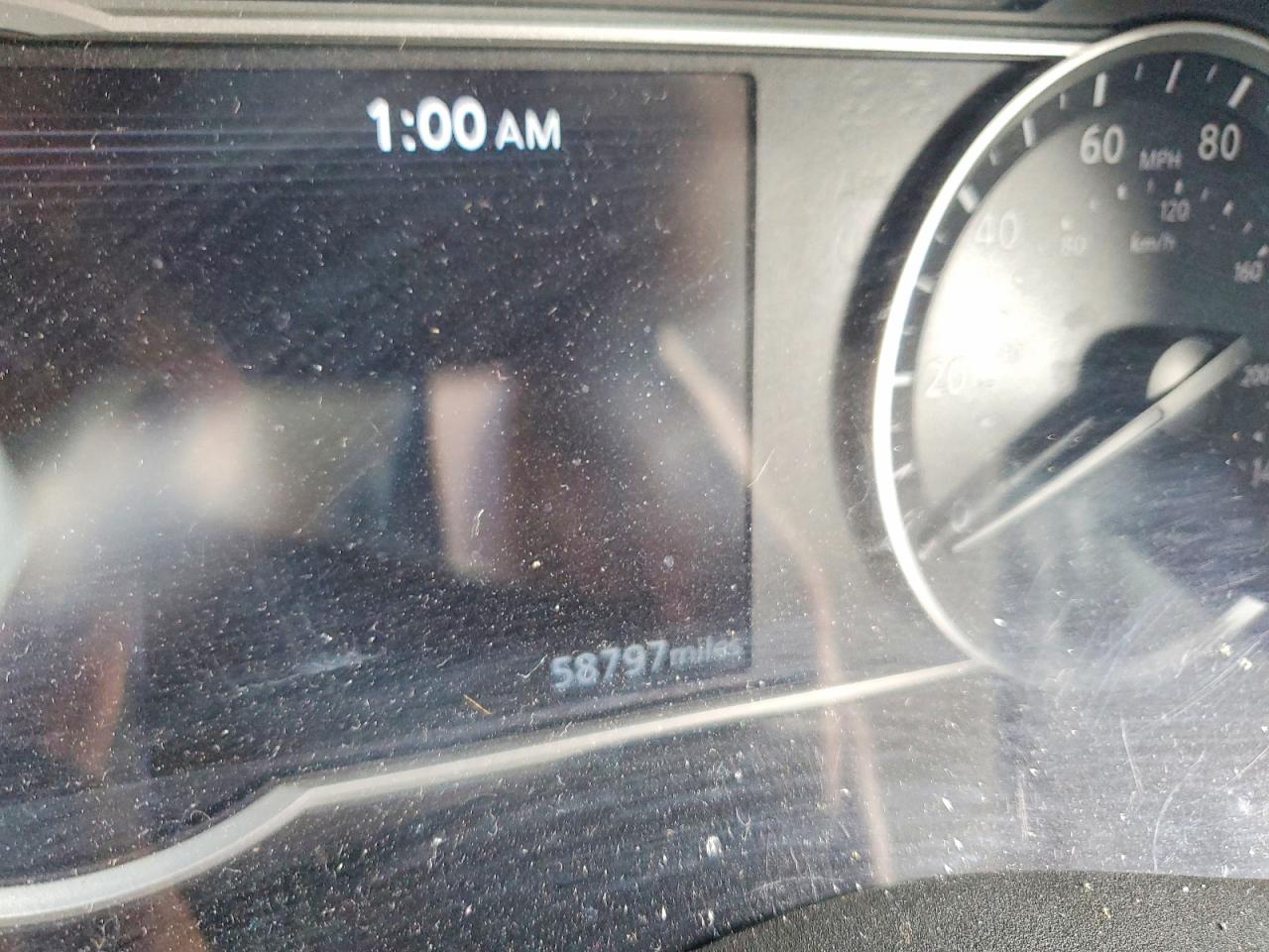 2021 NISSAN VERSA SV photo 17