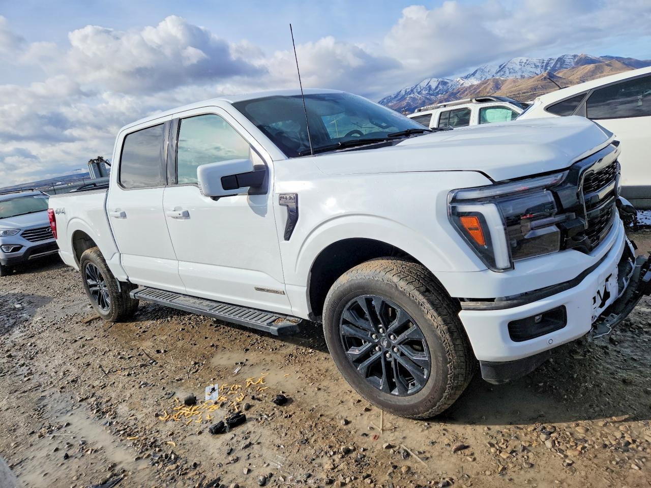 2025 FORD F150 LARIAT photo 4