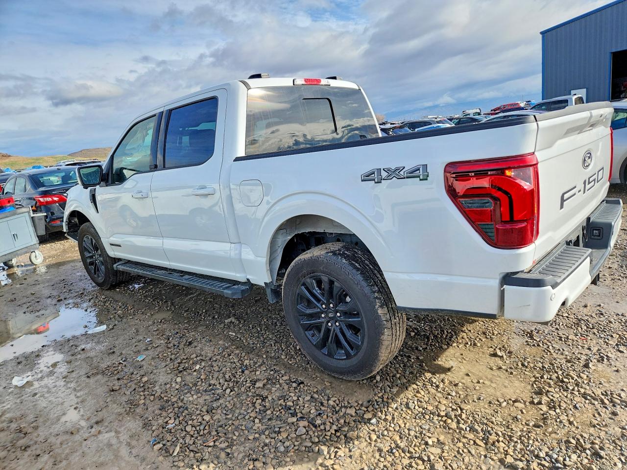 2025 FORD F150 LARIAT photo 2