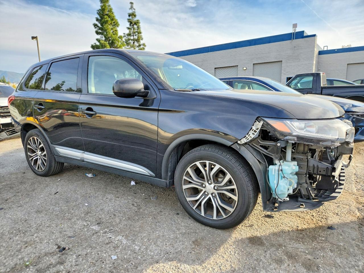 2018 MITSUBISHI OUTLANDER ES photo 4