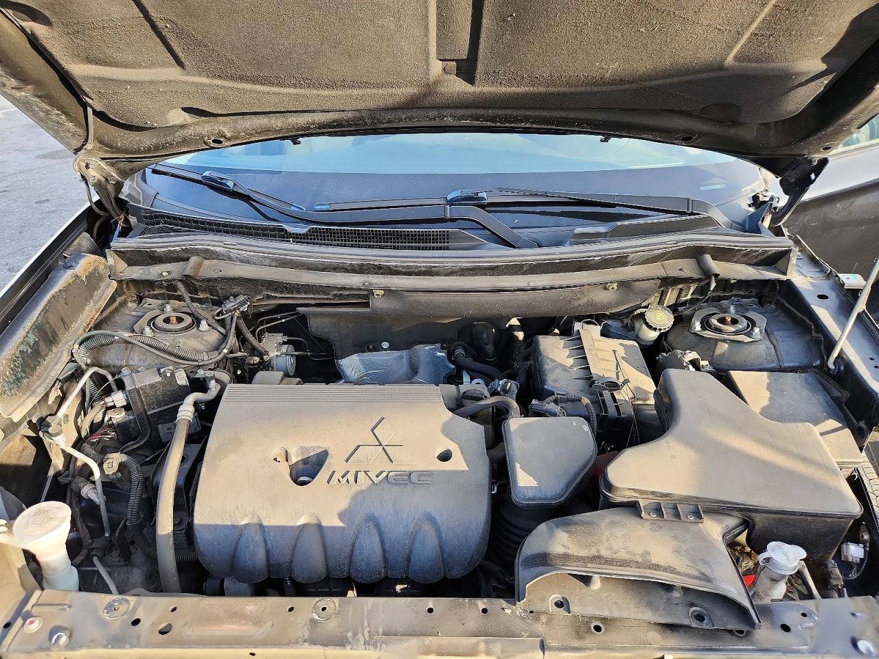 2018 MITSUBISHI OUTLANDER ES photo 12