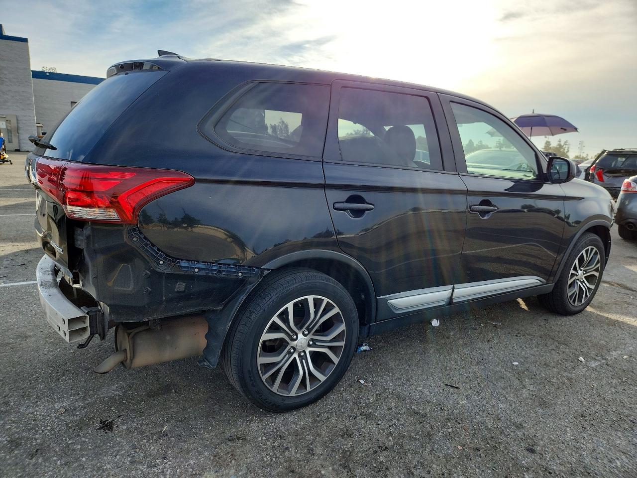 2018 MITSUBISHI OUTLANDER ES photo 3