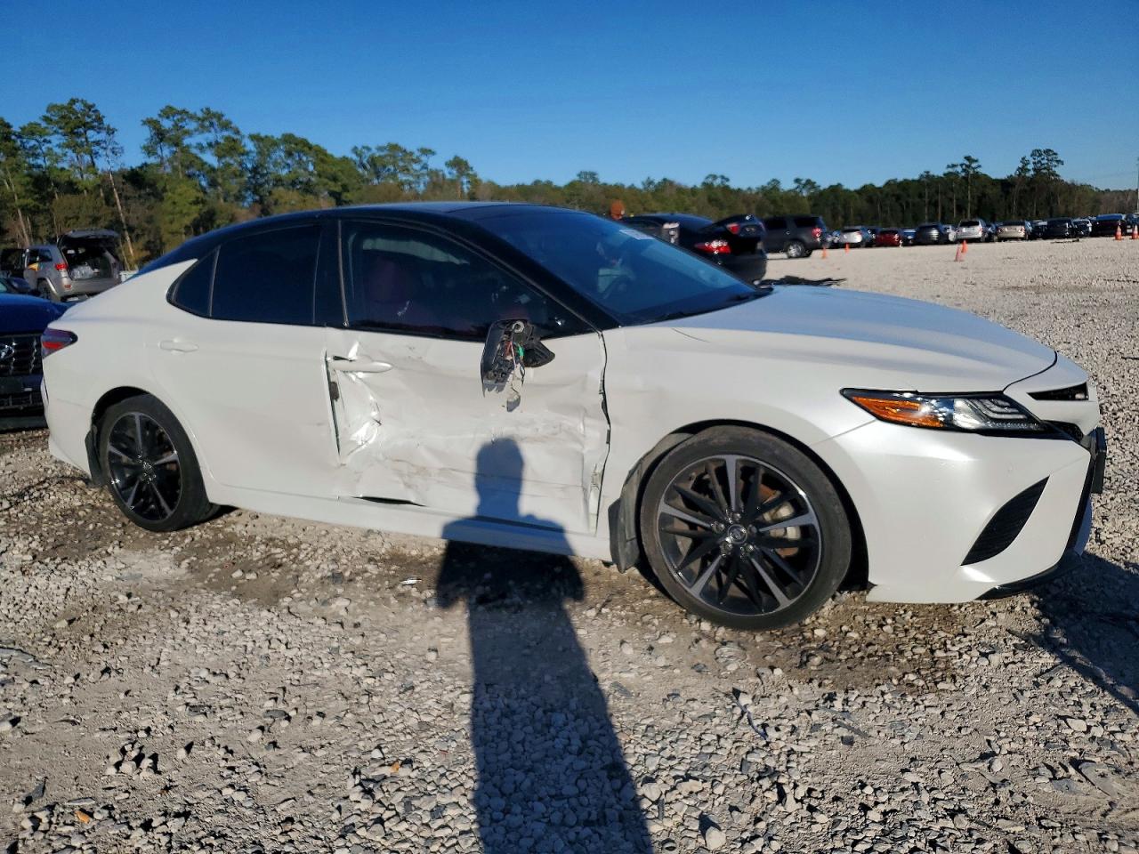 2018 TOYOTA CAMRY XSE photo 4