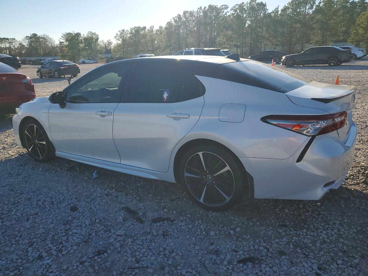 2018 TOYOTA CAMRY XSE photo 2