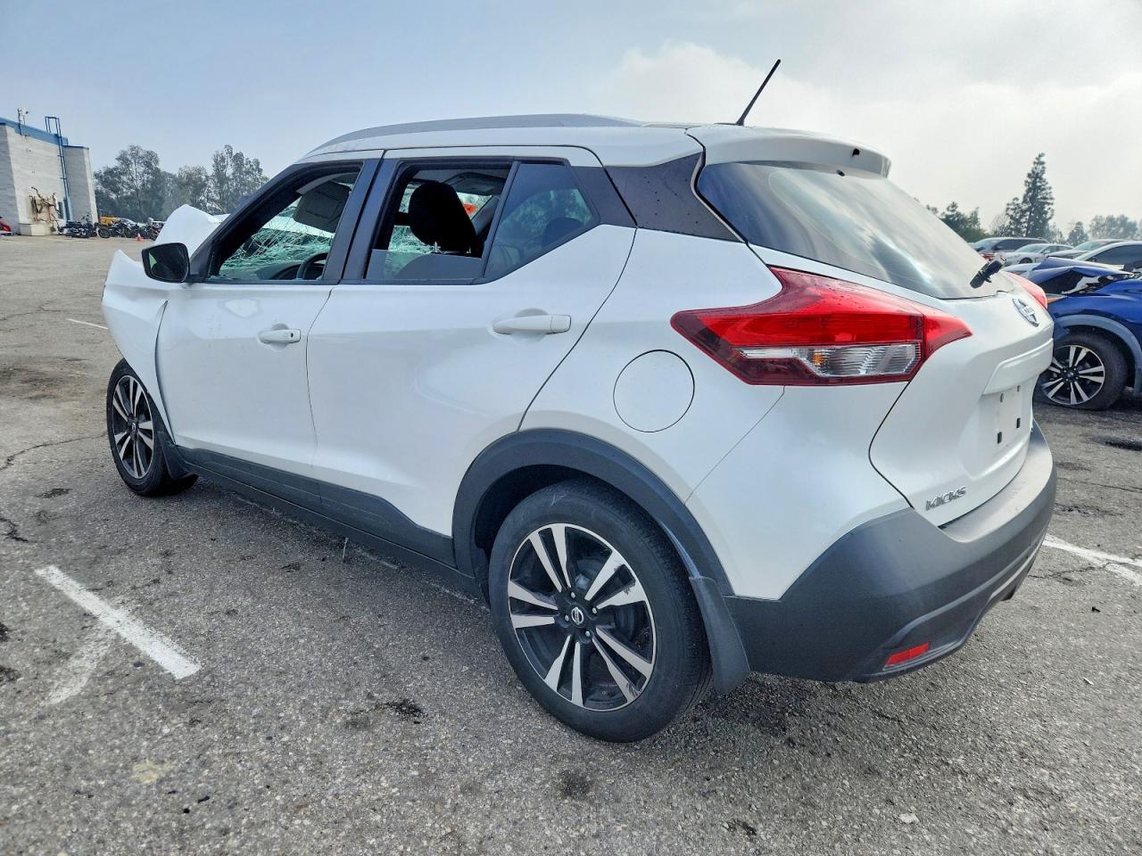 2019 NISSAN KICKS SV photo 3