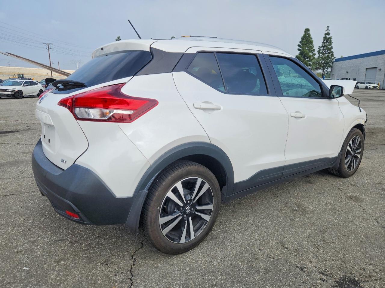 2019 NISSAN KICKS SV photo 5